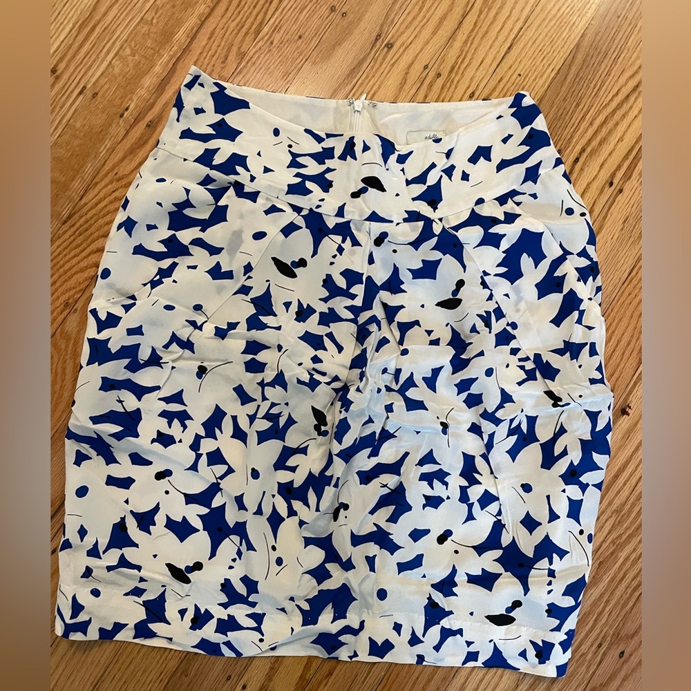 Odille brand from Anthropologie. Like new. Short silk skirt, with pockets!